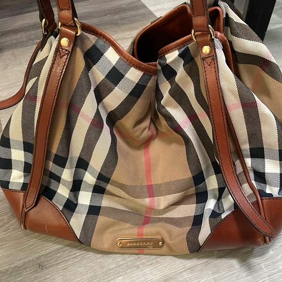 Burberry bag - Picture 7 of 8